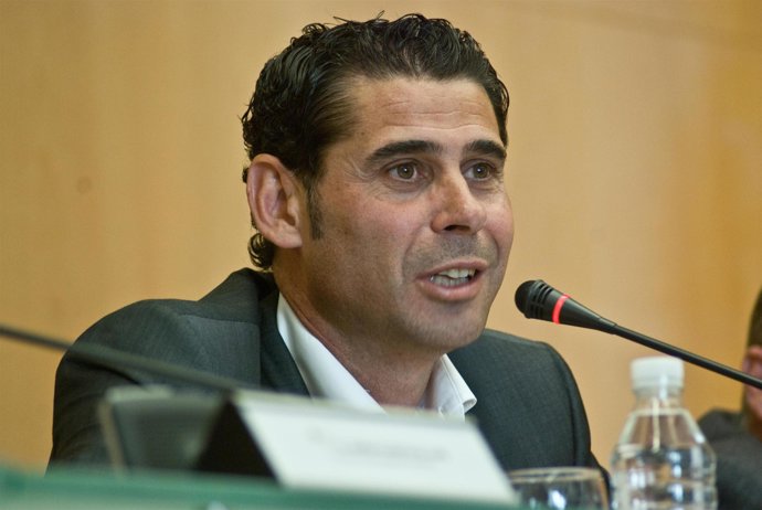 Fernando hierro director deportivo RFEF