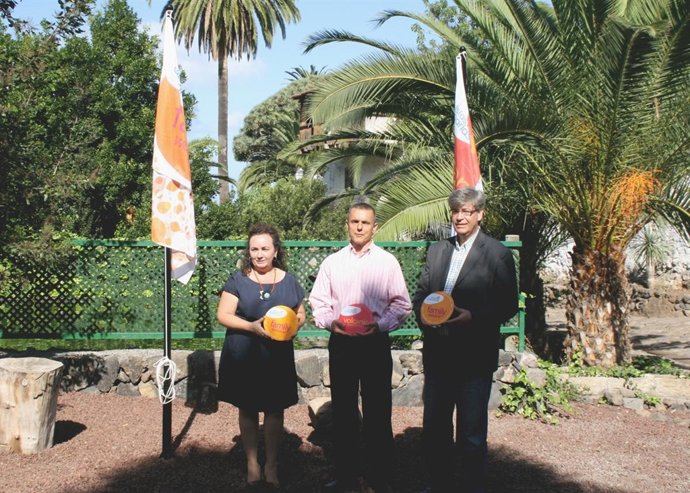 El alcalde ha recibido el sello de Calidad del popular drago tinerfeño