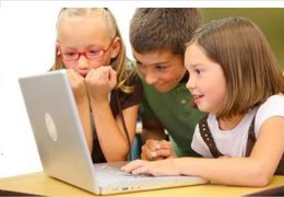 niños con ordenador