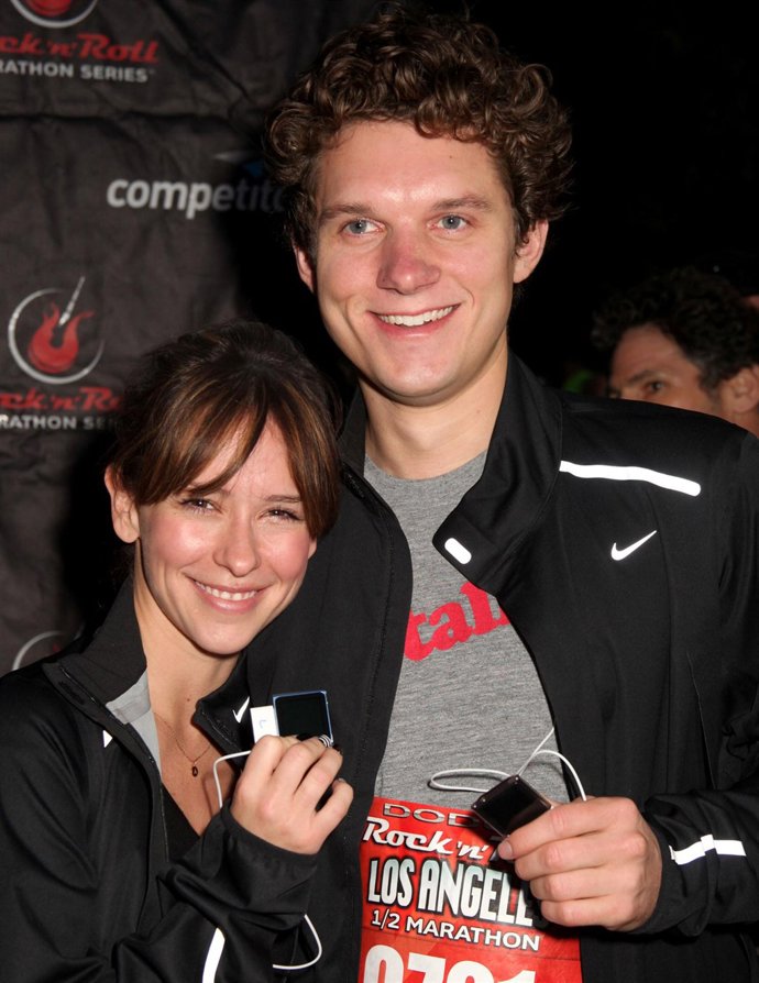 Jennifer Love Hewitt y Alex Beh