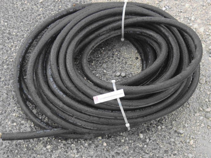 Imagen de la manguera de cobre que el detenido supuestamente quería robar. 