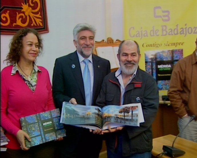El Presidente de Caja Badajoz ultima la fusión