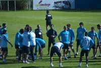 Fútbol/Copa.- Forlán, Simao y Assunçao, principales ausencias en el Atlético para el debut copero en Las Palmas 