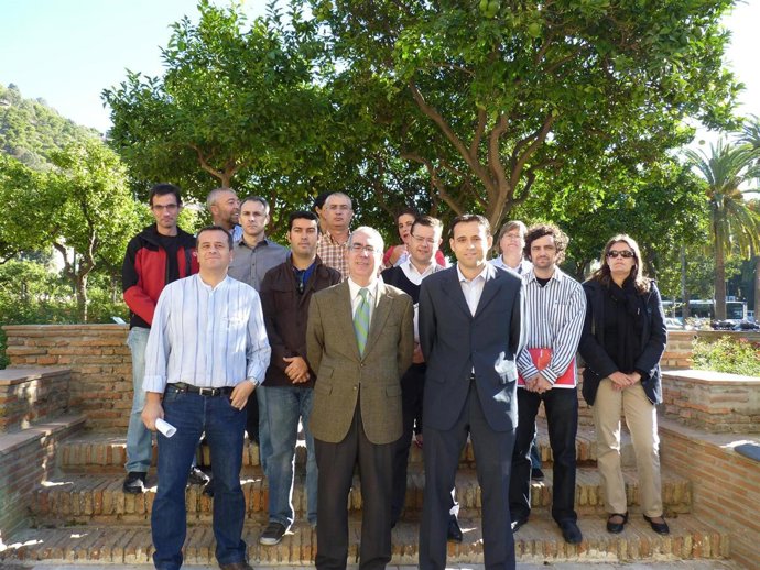 El coordinador provincial de IU y parlamentario andaluz, José Antonio Castro; el