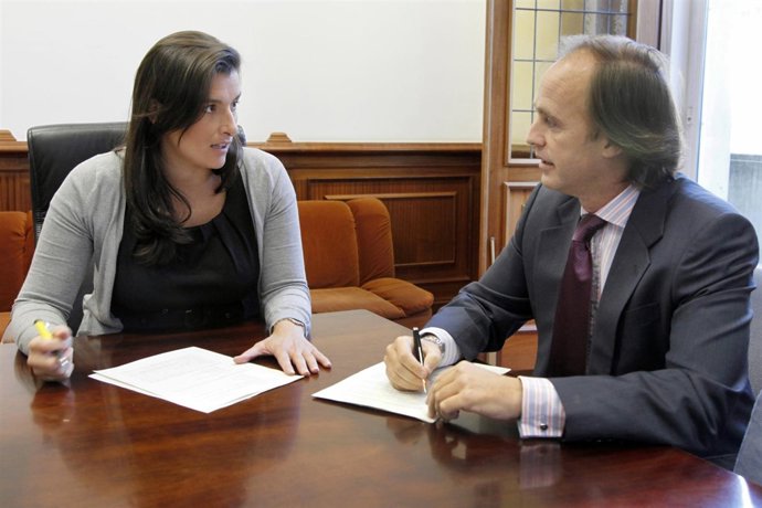 Gema Igual y el presidente de City Tour. 