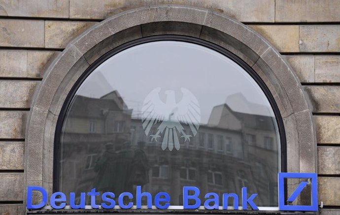 Fachada del banco Deutsche Bank