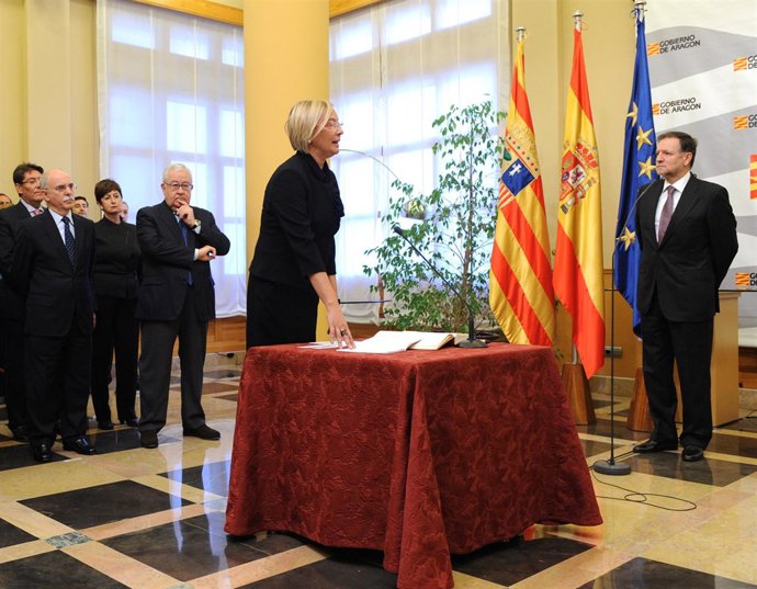 Eva Almunia toma posesión como consejera de Presidencia de Aragón
