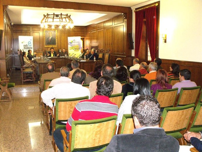 Foro de alcaldes en Guareña (Badajoz)