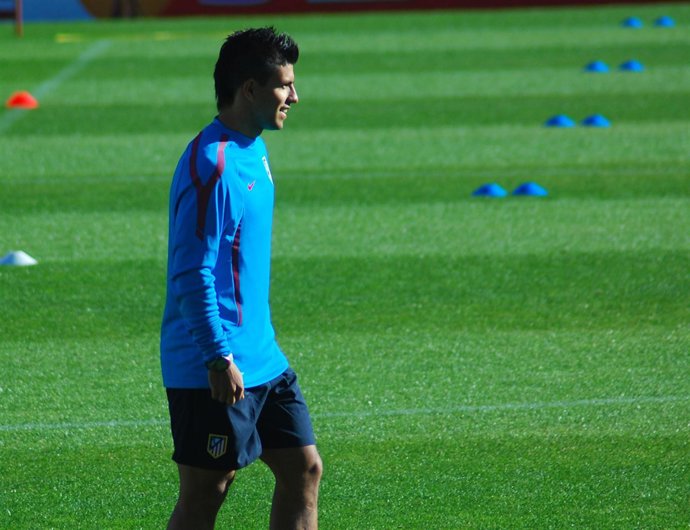 kun aguero jugador atletico de madrid