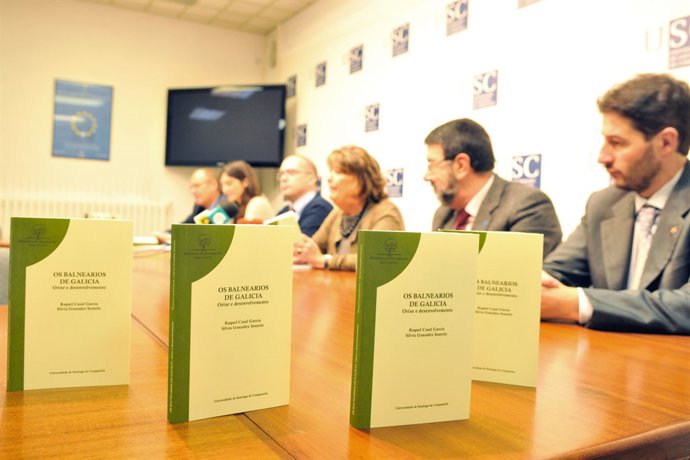 Nota Prensa USC E Fotos (USC/Santi Alvite). As Historiadoras Raquel Casal E Silv