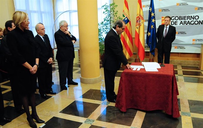 Javier Velasco toma posesión como consejero de Ciencia, Tecnología y Universidad