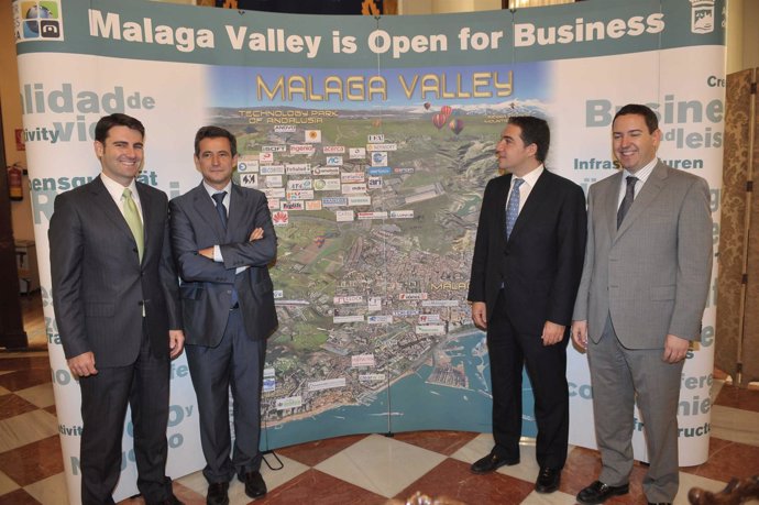 Gómez-Guillamón, Bendodo y Salas en la presentación del mapa del Málaga Valley