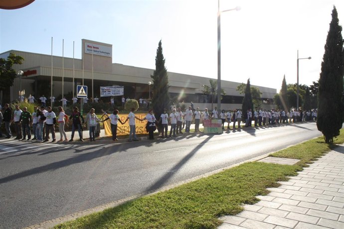 Concentración de los trabajadores de Elcan Raytheon Electronics en la fábrica
