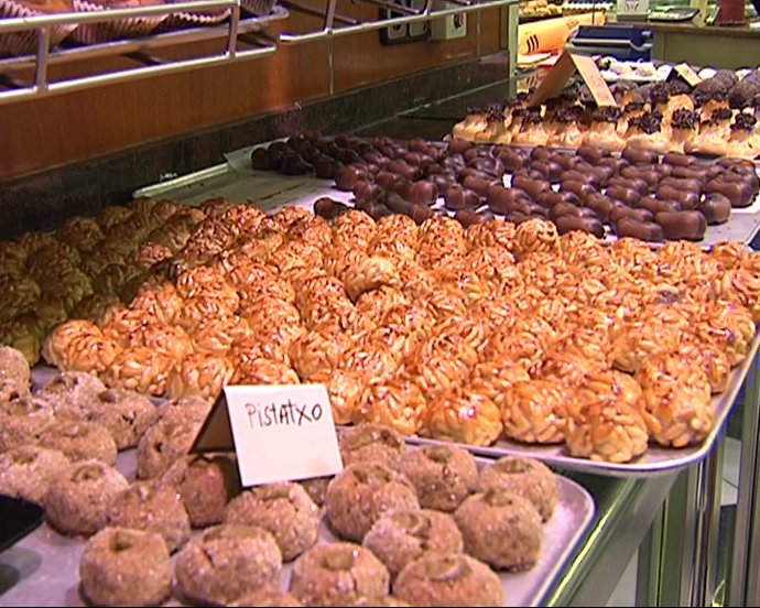 Panellets de piñones y almendras,  los más consumidos