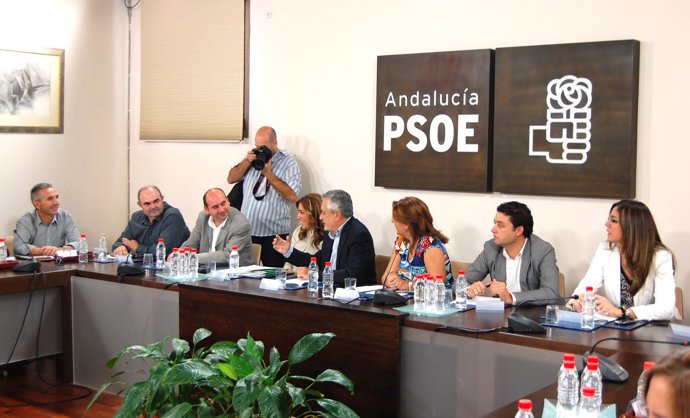 Audios, Fotos De Susana Díaz Y Convocatoria Y Plano De Mañana De Zapatero Y Griñ