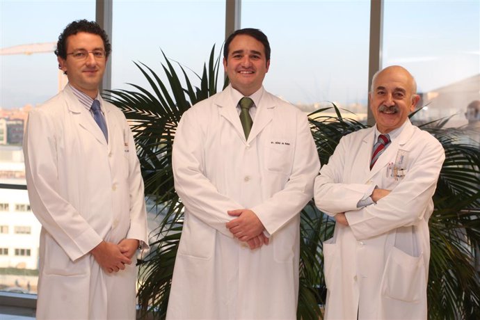 De izquierda a derecha, los especialistas del Departamento de Cirugía Ortopédica
