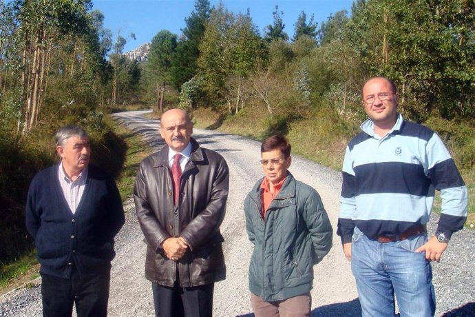 Mazón visita pista La Alcomba-Ramales