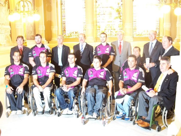 Autoridades y premiados