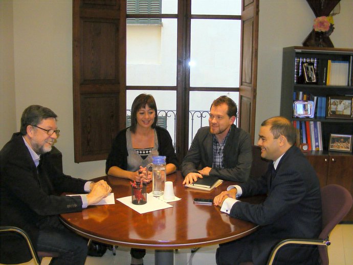 Reunión entre miembros del PSIB y de Iniciativa d'Esquerres