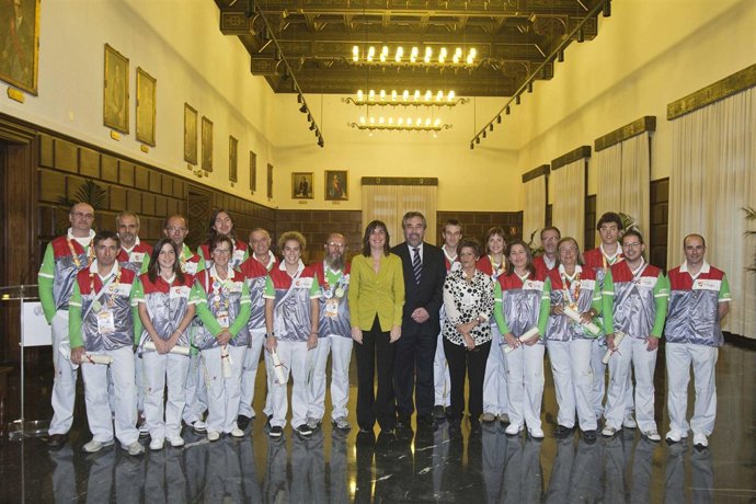 Belloch y los voluntarios de Shanghai