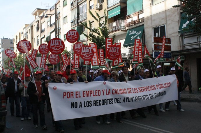 Comunicado De Prensa: 1000 Personas En La Manifestación Contra El Ayuntamiento D