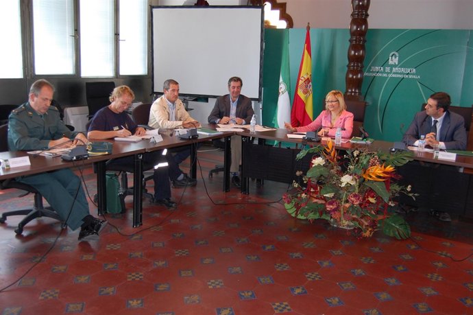 Comité asesor del Infoca, con Carmen Tovar y el delegado de Medio Ambiente.