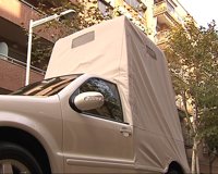 Llega a Barcelona el Papamóvil de Benedicto XVI