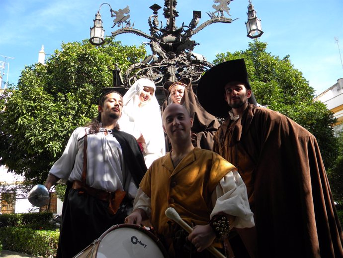 Viento Sur Teatro representa 'Don Juan Tenorio' por las calles de Sevilla