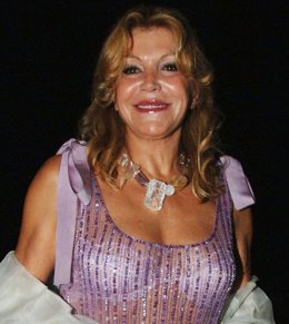 Posado de Tita Cervera en una fiesta 