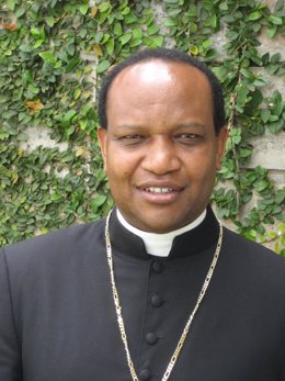 Obispo de Kitui Kenia, Anthony Muheira
