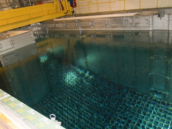 La piscina de residuos de la central nuclear Ascó I