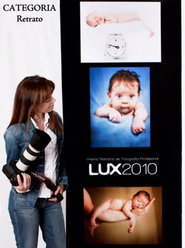 Fotografa Leonesa Recibe Premio Nacional LUX 2010 De La Asociación De Fotógrafos