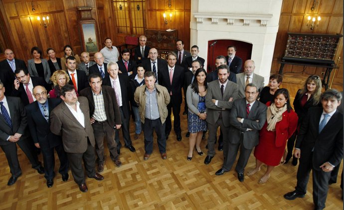 Reunión con los colegios profesionales