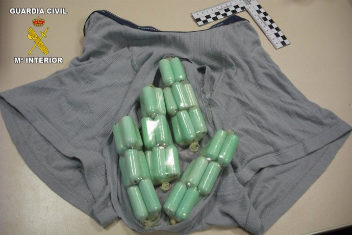 Cocaína oculta en ropa interior