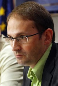 Herrera (ICV-EUiA) afirma que el plan del Govern sobre 'ni-ni' es positivo pero insuficiente