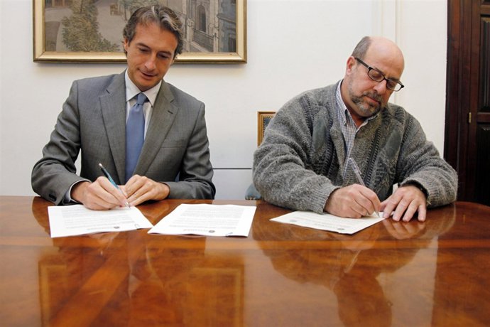 Firma del convenio del proyecto 'Entrevecinos'