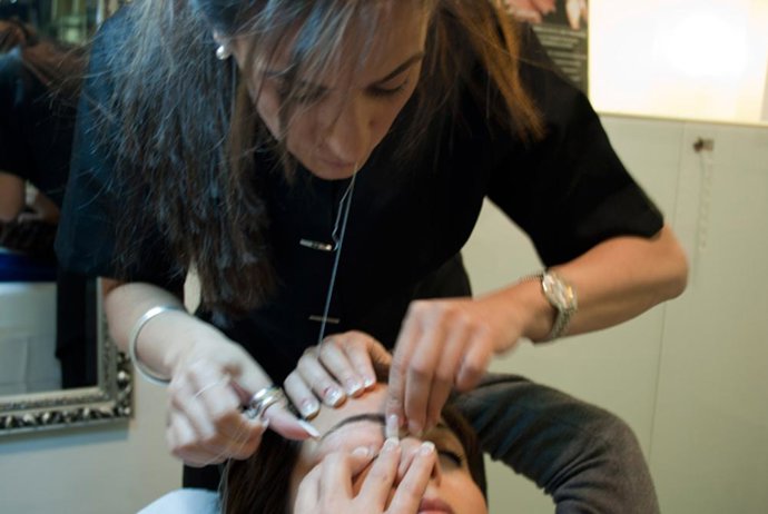 Depilación con hilo 