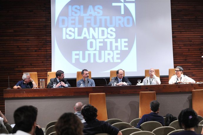 Nota Y Foto EXPERTOS DE BARCELONA Y BILBAO ABOGAN POR LA ECOLOGÍA EN EL DISEÑO