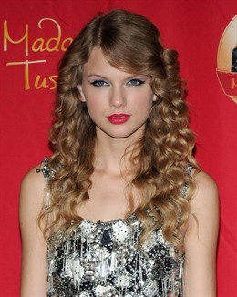 La cantante Taylor Swift en la presentación de su figura de cera en el museo Mad