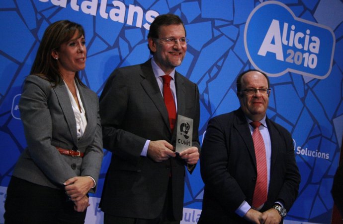 El presidente del PP, Mariano Rajoy, en un mitin en Cunit