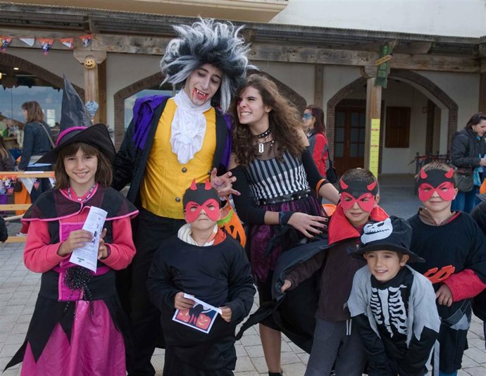 NP SENDAVIVA DESPIDE LA TEMPORADA CON UNA RECOGIDA DE OLIVAS Y ALMENDRUCOS