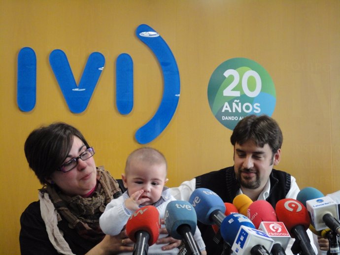 Nota De Prensa Imágenes Juan, El Primer Bebé Del Mundo Seleccionado Con Embryosc