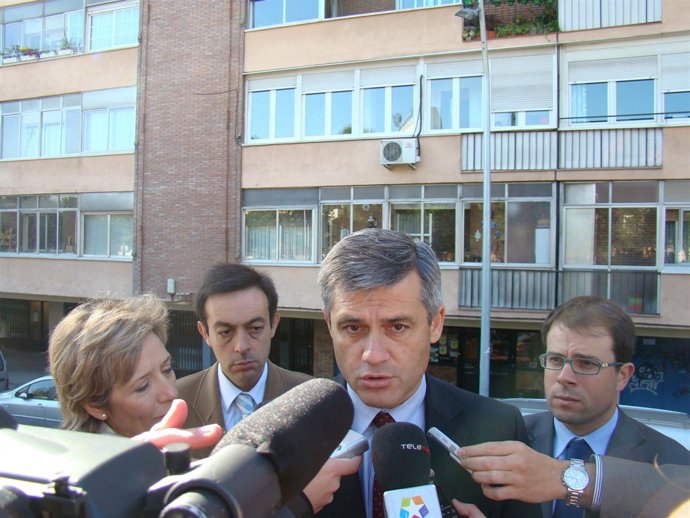 Lucas exige que se ponga en marcha el plan de renovación de fachadas