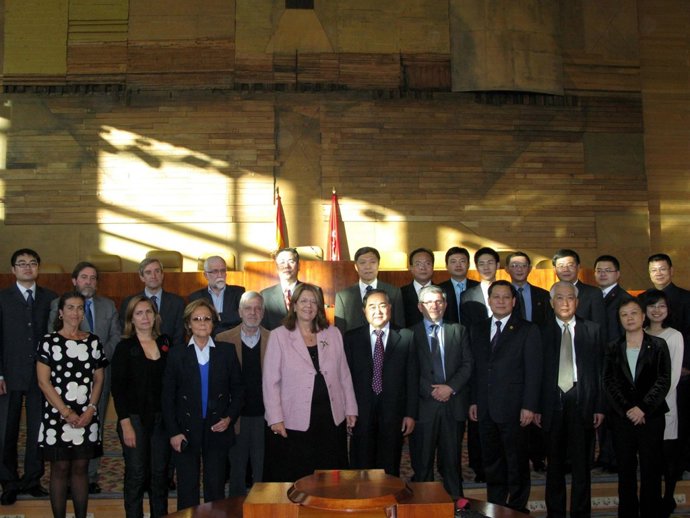 Delegación china en la Asamblea de Madrid