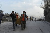 El volcán Merapi genera dos fuertes erupciones y causa otras cinco muertes 