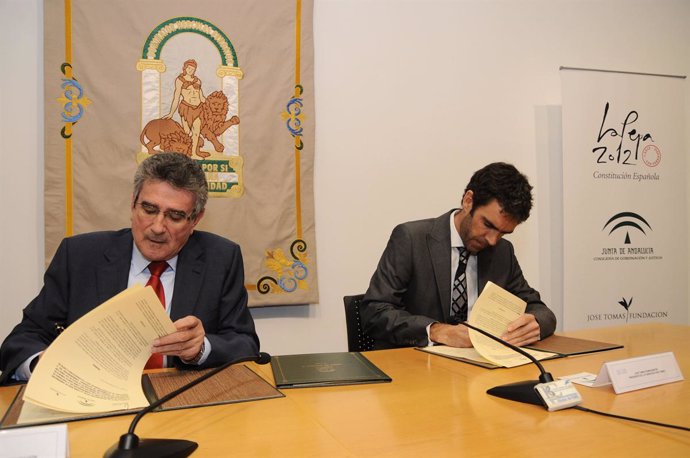 Firma del convenio entre Junta y José Tomás