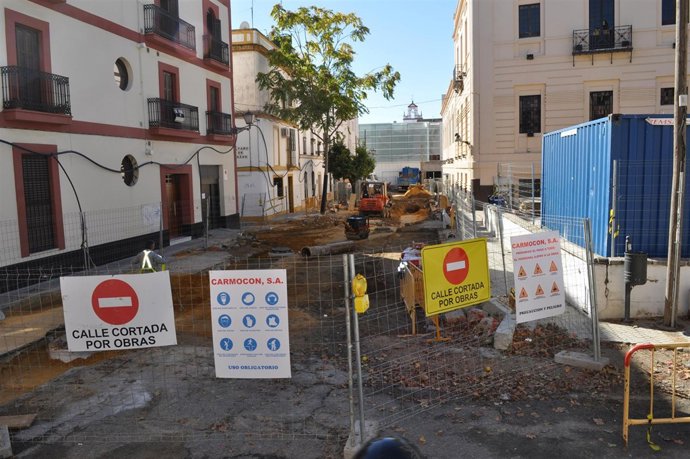 Obras de Emasesa en la calle Mendigorría.