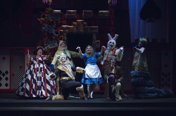 El Festival Infantil incluye la representación de la obra "Alicia en el país de 