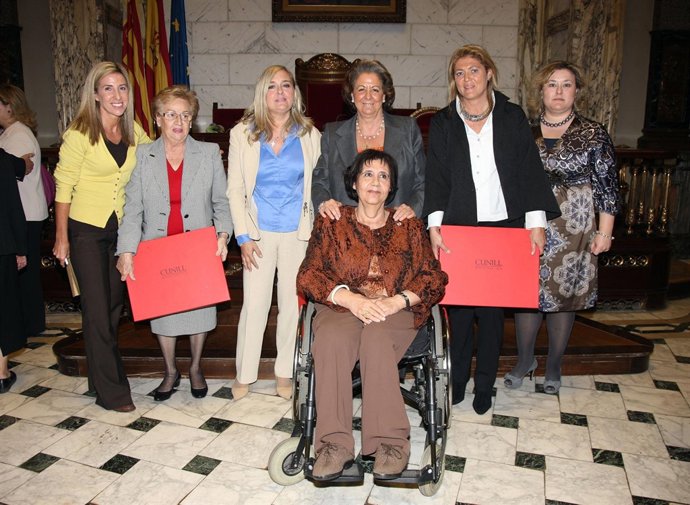 Barberá y Torrado con las premiadas