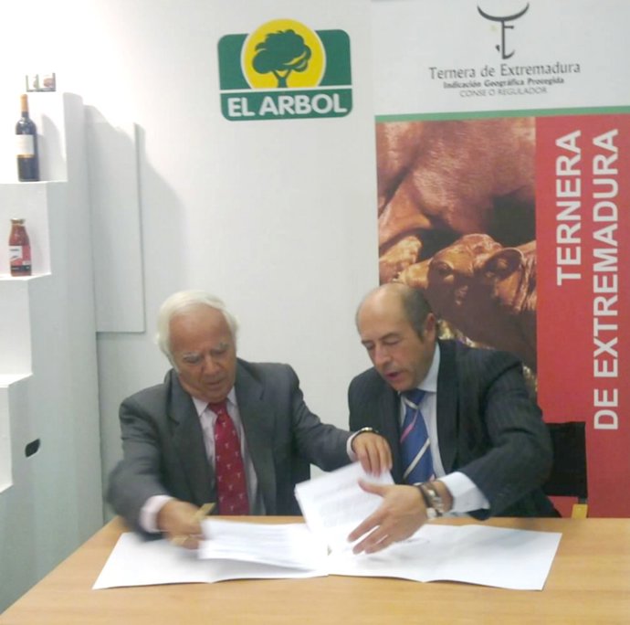 Enrique Muslera pardo y José Manuel Álvarez-Pire en firma convenio